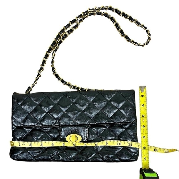 Vintage Black Quilted Gold Chain Handbag - Picture 3 of 10